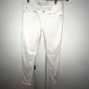 Levi’s white denim skinny jeans